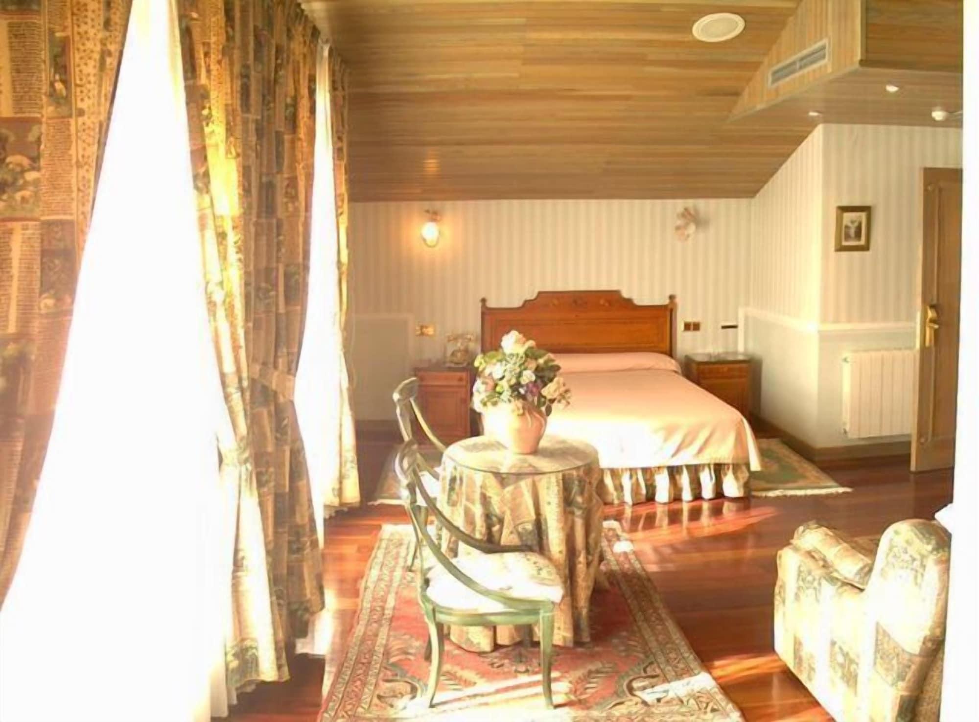 My Rooms City Hotel Camino De Santiago Los Tomillares Екстер'єр фото