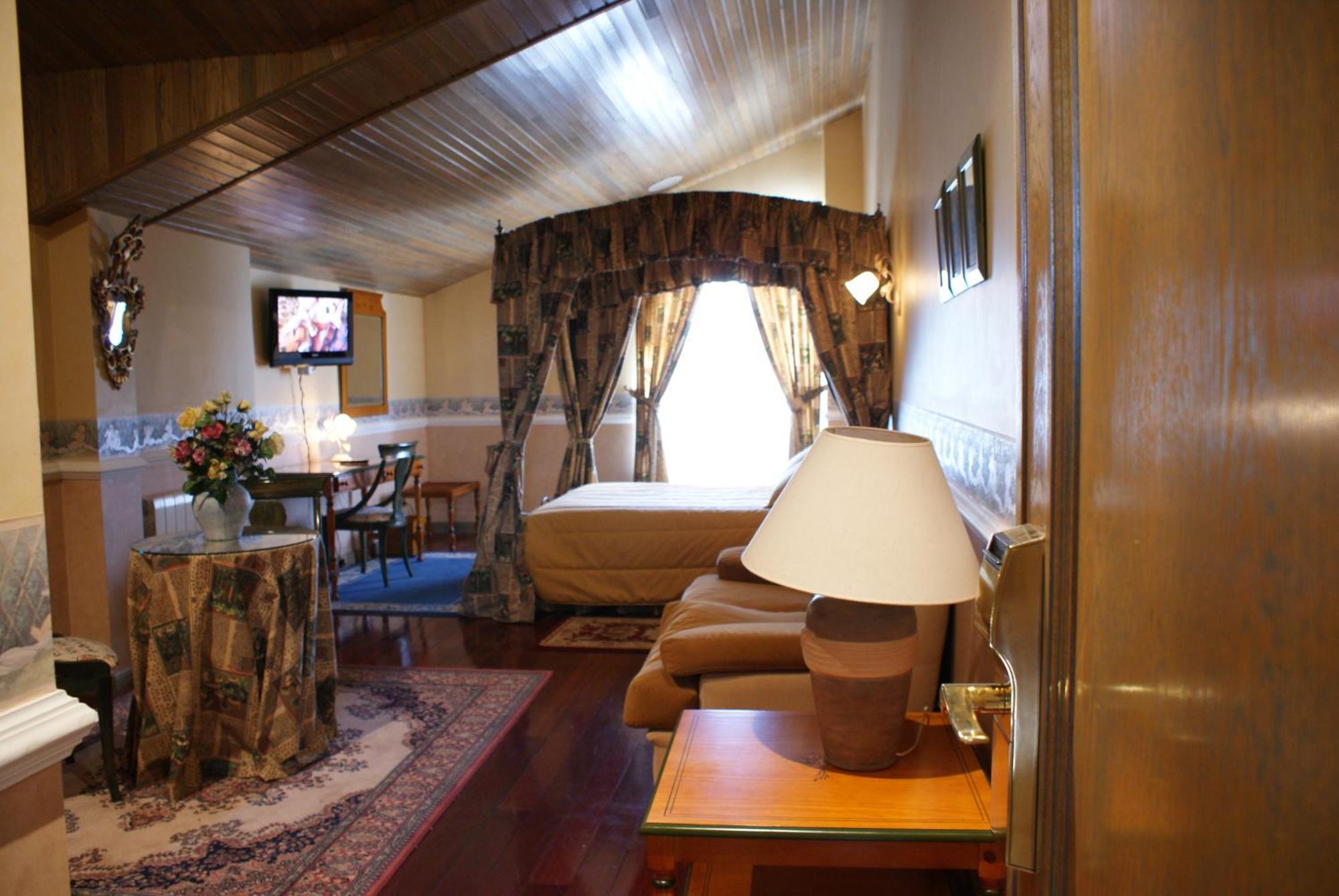 My Rooms City Hotel Camino De Santiago Los Tomillares Екстер'єр фото